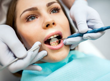 Easy Ways to Maintain Healthy and Whitening Teeth